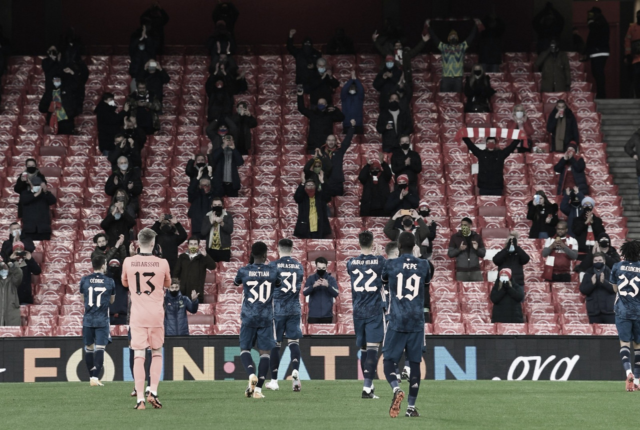 Arsenal goleia Rapid Viena e carimba vaga na fase mata-mata