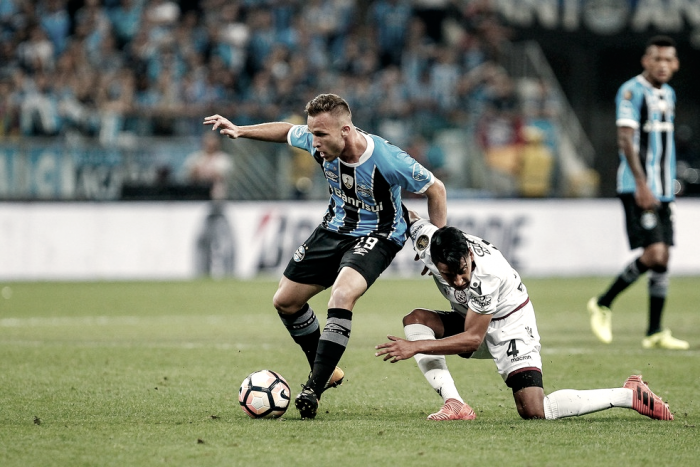 Ao ataque: a postura do Grêmio para encarar o Lanús na Argentina
