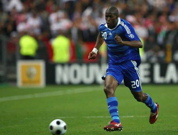 Debuchy forfait, Fanni à la rescousse