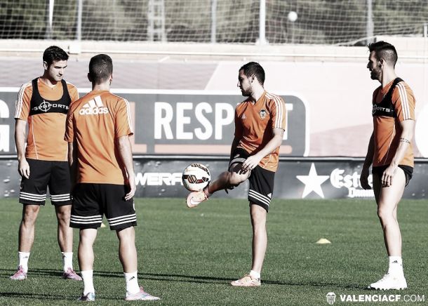 Valencia visita o lanterna Deportivo La Coruña para seguir na briga pela liderança da Liga