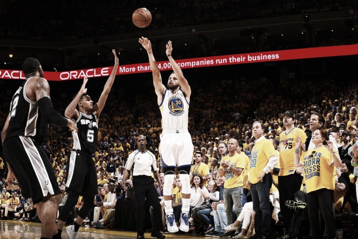 Durant e Curry brilham, Warriors conseguem virada sobre Spurs e saem na frente na final do Oeste