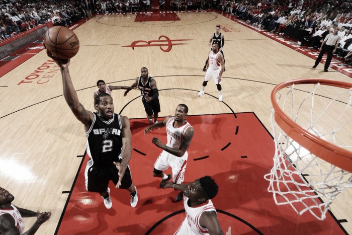 Na primeira partida sem Tony Parker, Spurs vencem Rockets e viram placar na série