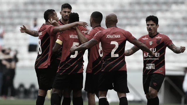 Athletico-PR bate Coritiba no clássico e encerra jejum de vitórias Athletico-PR bate Coritiba no clássico e encerra jejum de vitórias