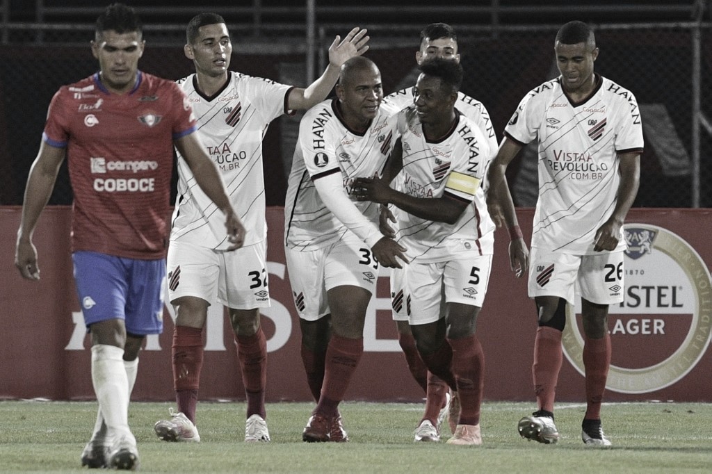 Bolivianos destacam 'golpe duro' de Walter em vitória na altitude boliviana pela Libertadores Bolivianos destacam 'golpe duro' de Walter em vitória na altitude boliviana pela Libertadores