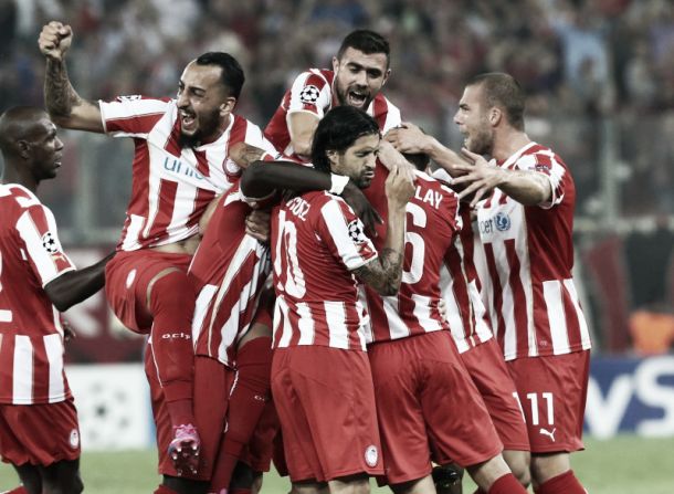 Atlético de Madrid sofre na Grécia e estreia com derrota para o Olympiacos