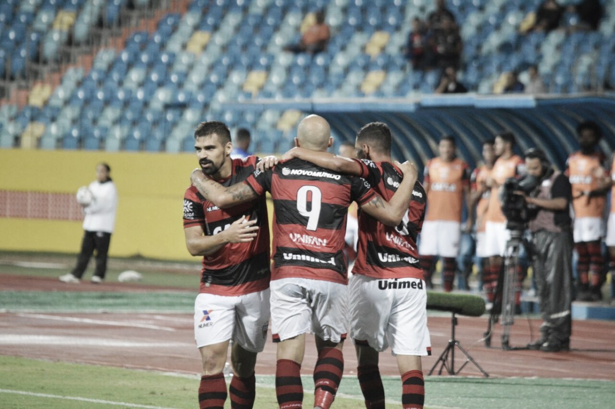 Criciúma sai na frente, mas Atlético-GO vira e estreia com vitória Criciúma sai na frente, mas Atlético-GO vira e estreia com vitória