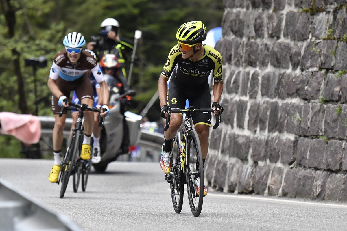 Giro d'Italia: Chaves torna a sorridere. Secondo uno sfortunato Vendrame