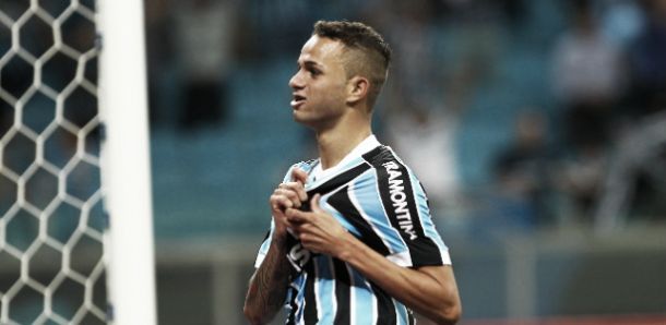 Grêmio vence São Paulo-RS e segue líder do Gauchão