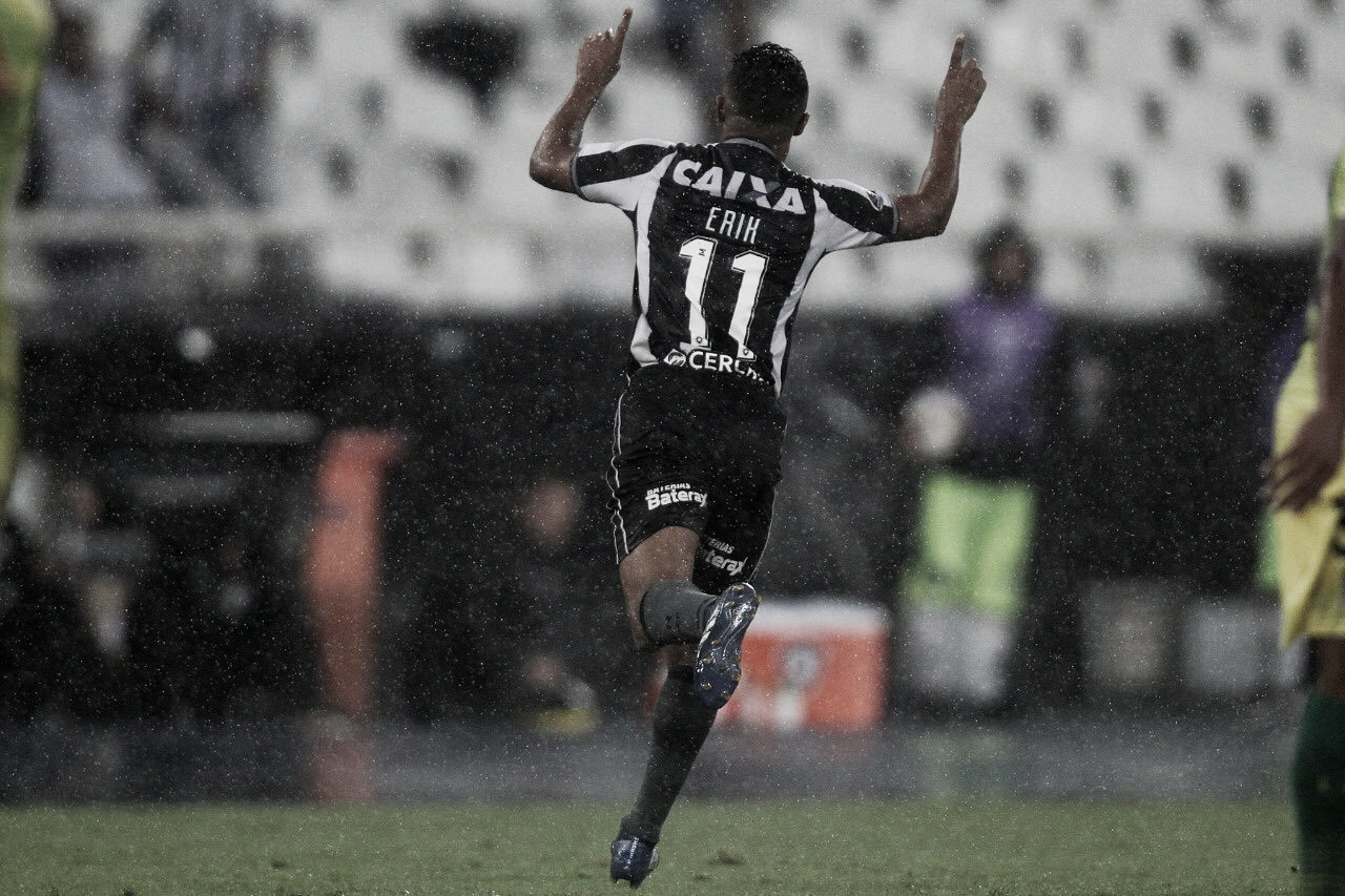 Erik vibra após golaço que garantiu a vitória do Botafogo na Sul-Americana: "Primeiro passo"