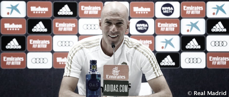 Zidane elogia esforço do Real Madrid após vitória dura contra Getafe: "Equipe é muito sólida" Zidane elogia esforço do Real Madrid após vitória dura contra Getafe: "Equipe é muito sólida"