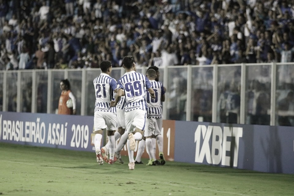 Ineficiência: Avaí finalizou 66 vezes e marcou dois gols nas última quatro partidas Ineficiência: Avaí finalizou 66 vezes e marcou dois gols nas última quatro partidas