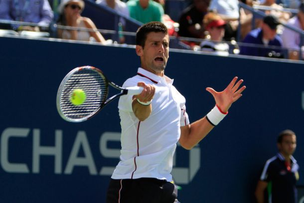 Djokovic pasa a tercera ronda sin apuros