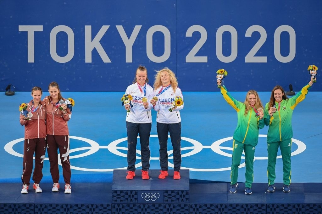 The women's doubles podium.. Photo: Vincenzo Pinto