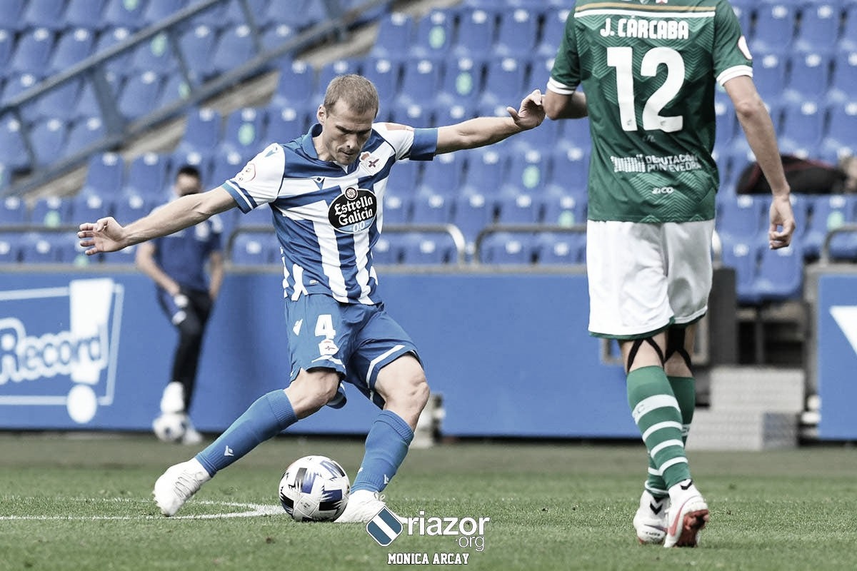 Álex Bergantiños en el encuentro disputado contra el Coruxo FC. Fuente: riazor.org