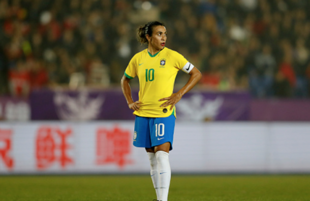 Brazilian and Orland Pride superstar Marta waits to take a free kick. (Photo by Fred Lee/Getty Images)