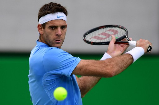 Juan Martin Del Potro plays a backhand to Joao Sousa during their second round match at the Olympics/Photo: Martin Bernetti/AFP