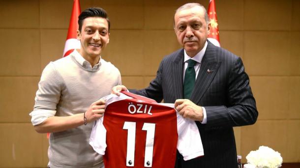 Özil junto al presidente Erdogan en Londres I Foto: Twitter