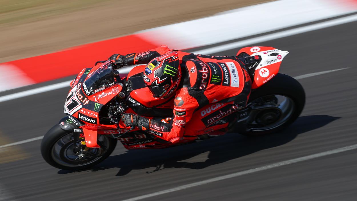 Bulega en Donington | worldsbk.com