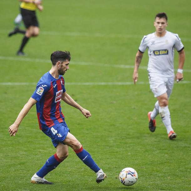 Paulo Oliveira, durante el choque ante el Real Unión | Fuente: @SDEibar (Twitter)