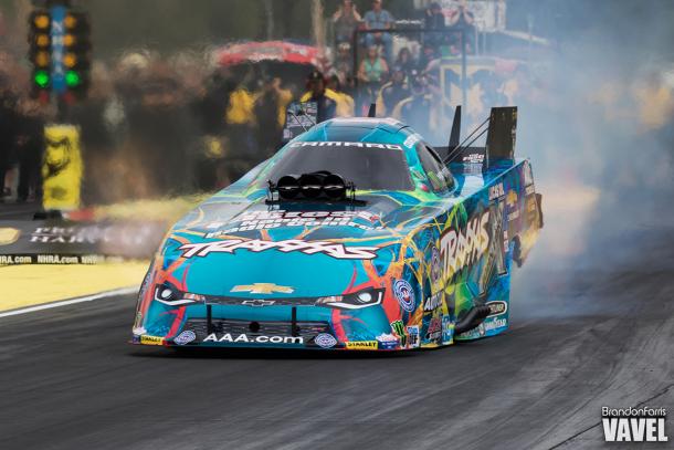 Courtney's smoking the tires early in her pass. (Brandon Farris - VAVEL USA)