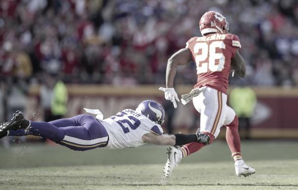 Damien Williams se escapa 91 yardas para lograr el touchdown (Imagen: Chiefs.com)