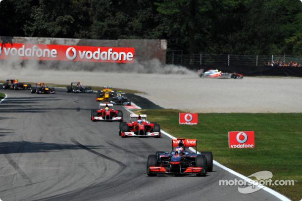 Hamilton dañó su coche al intentar adelantar a Massa. Fuente: Motorsport