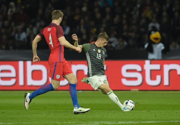 Toni Kroos en una acción en el partido frente a Inglaterra | Foto: UEFA.com