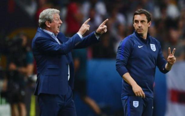 Neville y Hodgson durante la Euro. Foto: UEFA
