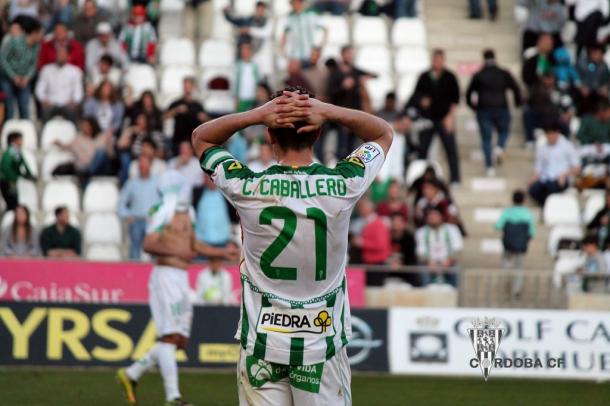 Caballero se lamenta por la derrota frente al Lugo | Foto: 