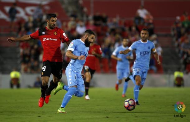 Acción entre el RCD Mallorca y el Girona en la quinta jornada de la liga 123 Foto: LaLiga