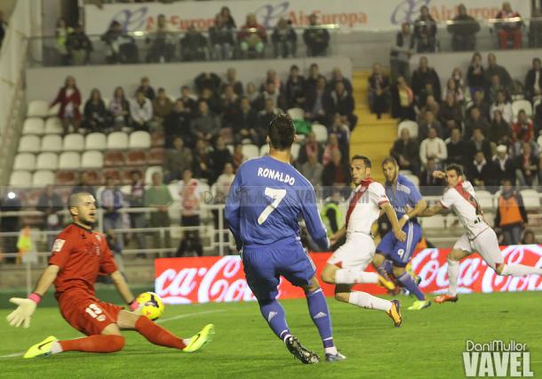 Ronaldo anotando en Vallecas. Fotografía: Dani Mullor // VAVEL