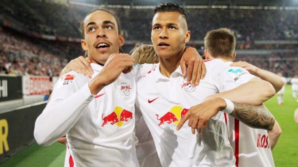 Poulsen y Selke celebrando un gol del Leipzig. Fuente: Bundesliga