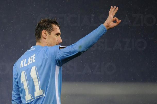 Klose celebra, con su tradicional gesto, su tanto ante el Galatasaray | Foto: Lazio