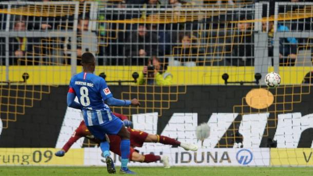 (Kalou marcó doblete en Dortmund | Foto: Bundesliga)
