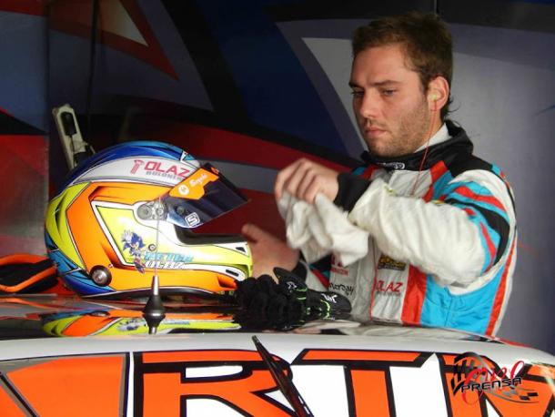 Olaz preparandose para salir a pista. Foto: Imagen Web