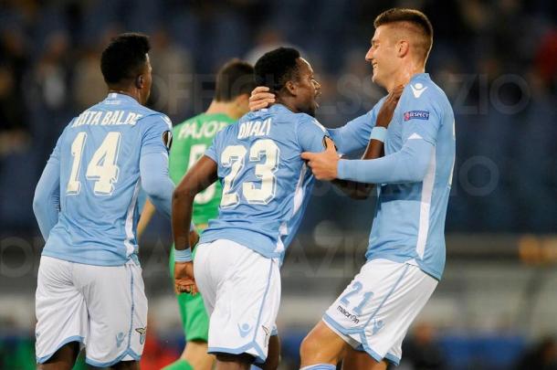Milinkovic, Onazi y Keita celebran uno de los goles ante el Saint-Éttiene | Foto: Lazio