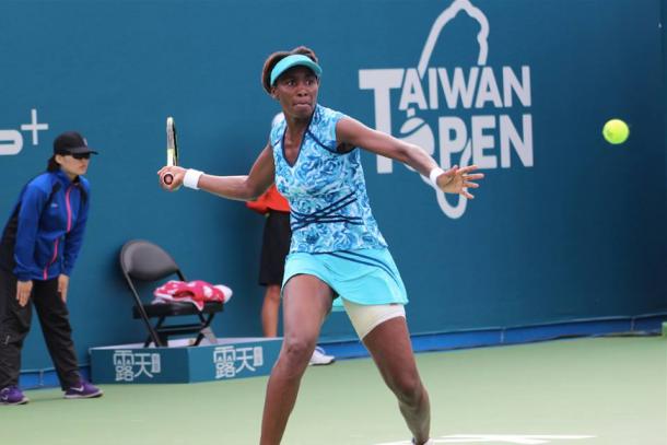 Venus Williams hitting a forehand. | Photo: Taiwan Open