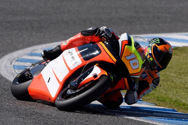 Luca durante los primeros test con la Kalex, en Jerez. Imagen: Forward Racing