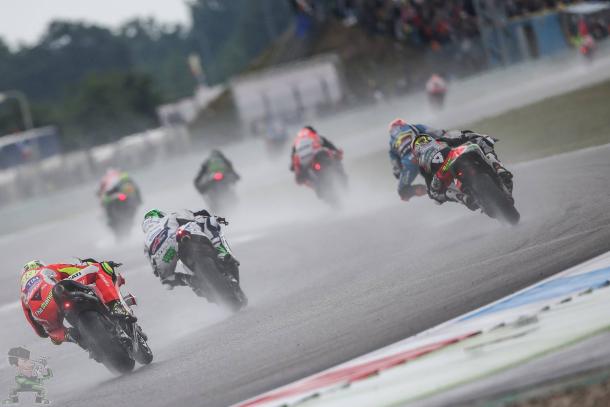 An example of the poor visibility behind the riders as the rear tyres kicked up spray - www.facebook.com (Eugene Laverty)