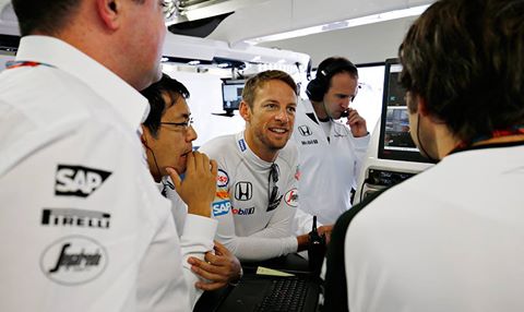 Jenson Button nei box Honda | Photo: Facebook Jenson Button