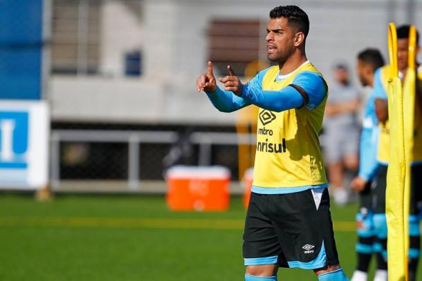 Capitão Maicon está de volta ao time para partida diante do Sport (Foto: Divulgação/Grêmio)