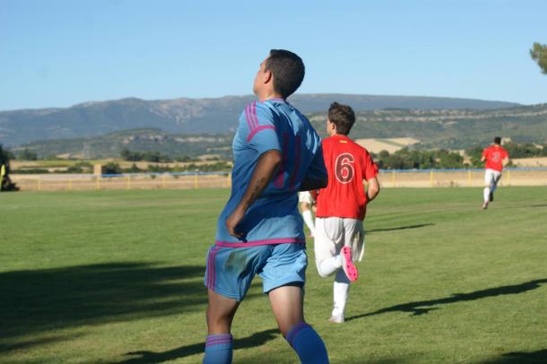 Alberto Ayuso jugó como extremo izquierdo ante el Real Burgos. | Foto: VAVEL