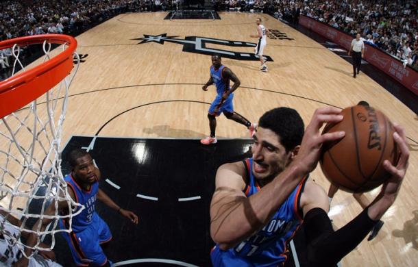 The Thunder dominated the boards behind contributions from Kanter (right), who finished with 13 rebounds | Photo: Layne Murdoch/NBAE via Getty Images