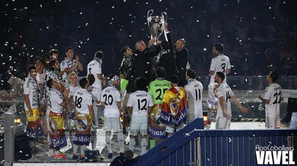 Zidane y Ancellotti levantando la Décima I Foto: ApoCaballero
