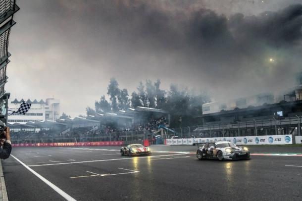 Porsche vence na GTE-AM. (Foto: Adernalmedia)