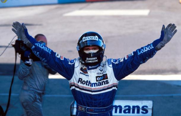 Damon Hill celebra su mundial en el Gran Premio de Japón de 1996 | Fuente: www.formula1.com