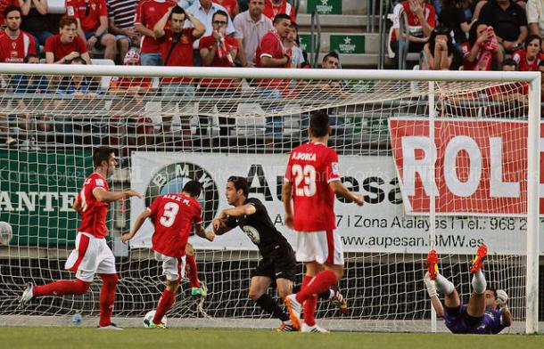 Pedro celebra su gol frente al Real Murcia | Foto: Carla Cortés (VAVEL.com)