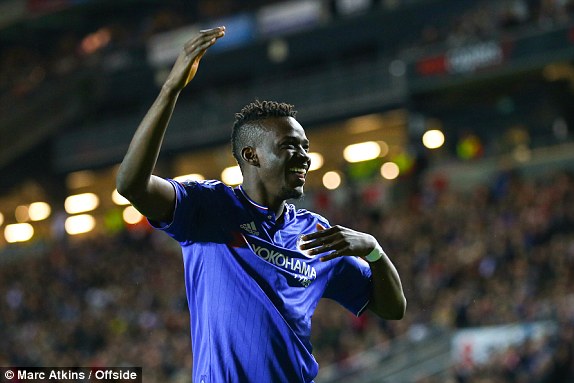 Traoré hizo su primer gol con la camiseta del Chelsea, el tanto que significó el 1-5. Foto: Offside
