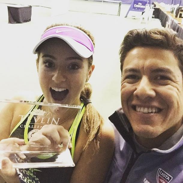 Catherine Bellis (L) and Anibal Aranda pose for a selfie with the winner’s trophy after Bellis won the 2016 Tevlin Challenger. | Photo via Aranda’s Instagram page