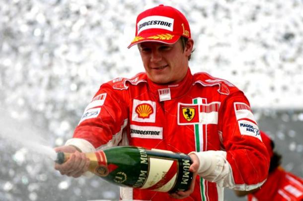 Raikkonen celebra il titolo del 2007